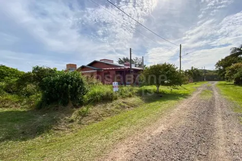 Imagem secundária do Terreno no Parque Tupancy –  Apenas 50 Metros do Mar!