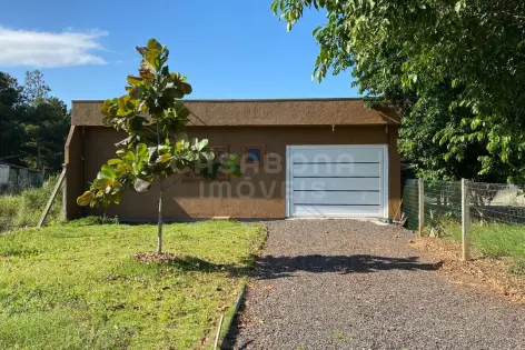 Imagem principal do Casa à Venda no Bairro Balneário Atlântico - 2 Dormitórios, Piscina e a 500m do Mar!