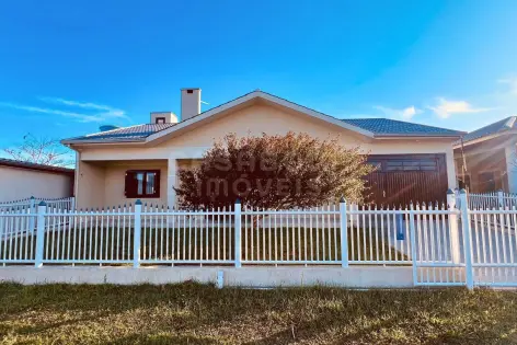 Imagem #3 do imóvel Casa com 3 dormitórios a 170 metros da praia em São Jorge