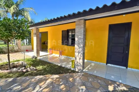 Imagem principal do Casa com 4 Dormitórios a 426m do Mar no Bairro Rondinha Nova