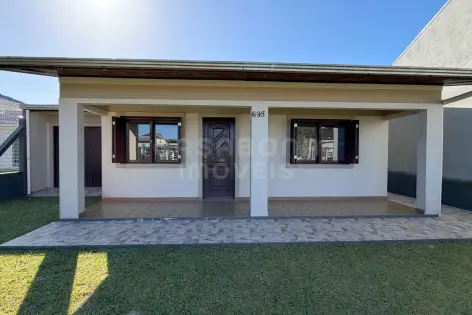 Imagem #2 do imóvel Casa com 3 dormitórios e amplo pátio a 500 m da praia em Arroio do Sal