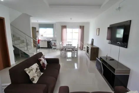 Imagem principal do Sobrados Geminados Próximos à Praia - Oportunidade Única