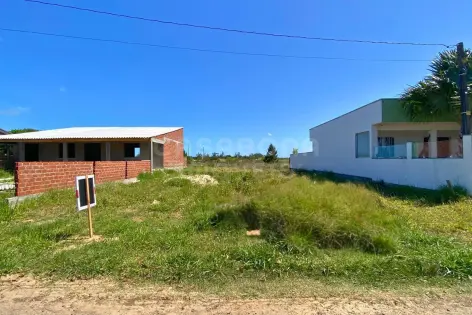 Imagem principal do Terreno com posição solar privilegiada no Balneário Âncora