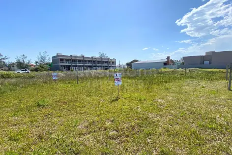 Imagem principal do Terreno de Esquina no Balneário Figueirinha – Excelente Potencial de Construção