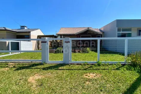 Imagem #4 do imóvel Casa com piscina a apenas 100 metros da praia em Arroio do Sal!
