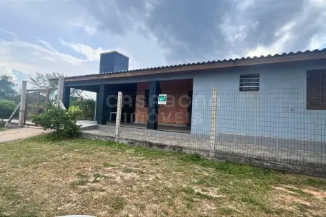 Imagem principal do Casa com Chalé Independente a 60m da Praia no Bairro São Jorge – Ótima para Moradia e Renda