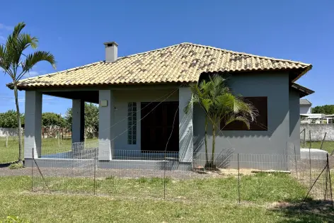 Imagem #2 do imóvel Casa com Excelente Iluminação Natural no Balneário Jardim Olívia – Conforto e Funcionalidade