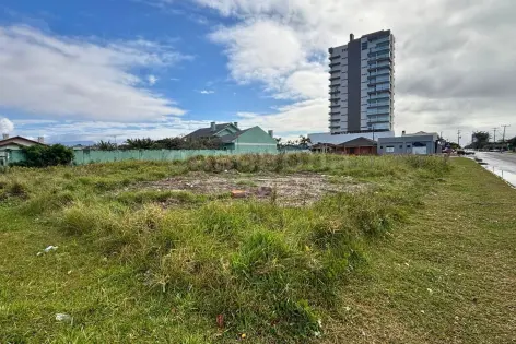 Imagem #1 do imóvel Terreno de 840 m² a apenas 300 metros da praia no Vista Alegre