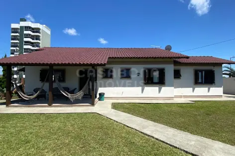 Imagem principal do Casa Ampla com Terreno de 720 m² a Apenas 190 Metros da Praia