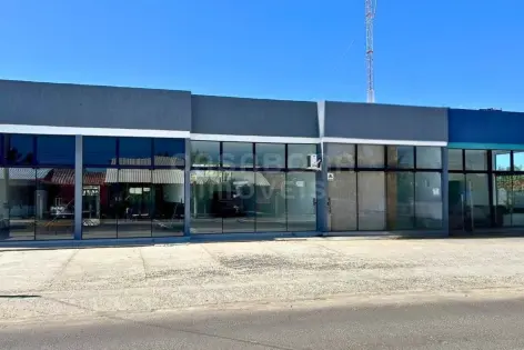 Imagem #1 do imóvel Imóvel comercial com 4 salas a 350 metros da praia em Marambaia