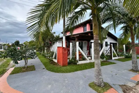 Imagem secundária do Casa de Esquina Mobiliada no Centro de Arroio do Sal – A 490m da Praia