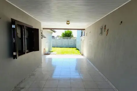 Imagem #2 do imóvel Excelente Casa no Balneário São Jorge com Amplo Terreno e Ótima Distribuição