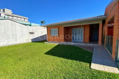 Imagem #3 do imóvel Casa no Bairro Areias Brancas – Terreno com Ótima Posição Solar