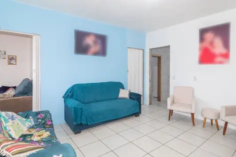Imagem #4 do imóvel Casa Ampla com 3 Dormitórios e 1 Banheiro – Grande Potencial de Expansão