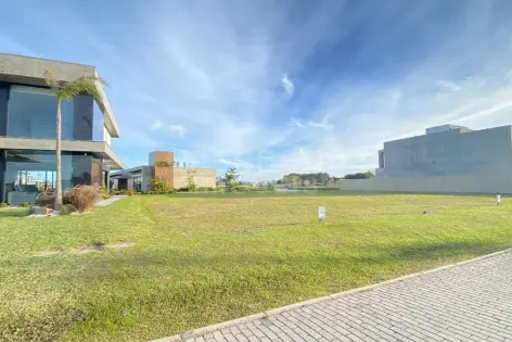 Imagem secundária do Terreno Exclusivo em Condomínio Fechado com Piscina e Áreas de Lazer