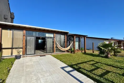 Imagem #4 do imóvel Casa contêiner moderna a apenas 50 metros da praia em Arroio do Sal