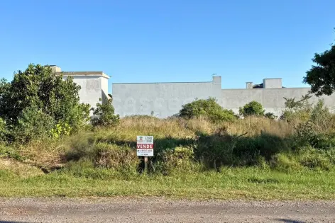 Imagem principal do Amplo Terreno de 450m² na Lagoa da Camboim – Próximo ao Mar e ao Centro