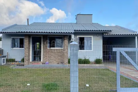 Imagem principal do Casa à Venda em Arroio do Sal - Bairro Alfa: 450 Metros do Mar