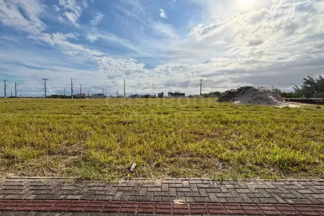 Imagem #1 do imóvel Terreno de 360 m² a apenas 200 metros da praia no bairro Esmeralda