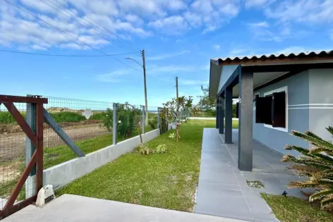 Imagem #2 do imóvel Casa exclusiva a 20 metros do mar no Jardim Raiante