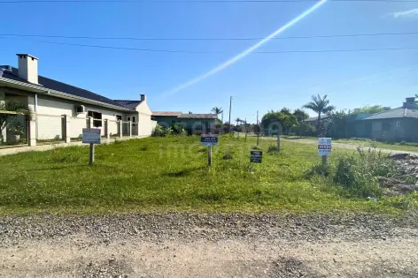 Imagem principal do Terreno de Esquina 12 x 25 no Balneário Figueirinha – Posição Solar Norte e Máxima Valorização