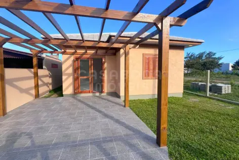 Imagem #2 do imóvel Casa nova a 150 metros da praia no Balneário Atlântico