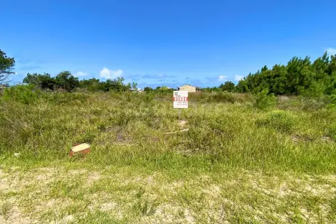 Imagem principal do Terreno Amplo no Balneário Atlântico a 300 Metros da Praia – Ideal para Construir e Investir
