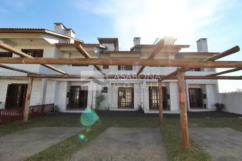 Imagem secundária do Sobrado a 100 Metros do Mar: Conforto e Localização Privilegiada