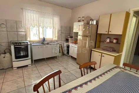 Imagem #3 do imóvel Casa ampla com excelente posição solar no bairro Figueirinha