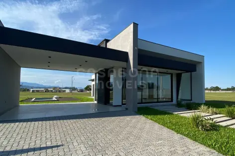 Imagem #3 do imóvel Casa nova de alto padrão em condomínio fechado com estrutura completa!