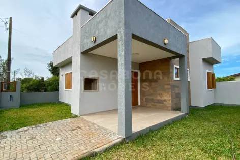 Imagem #2 do imóvel Casa moderna com suíte a 300 metros da praia no Bairro Pérola