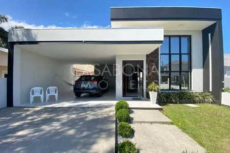 Imagem secundária do Refúgio à Beira-Mar: Residência Espaçosa no Balneário São Paulo
