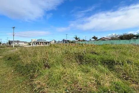 Imagem #2 do imóvel Terreno de 840 m² a apenas 300 metros da praia no Vista Alegre