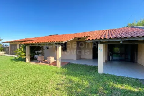 Imagem secundária do Refúgio à Beira-Mar: Linda Residência no Balneário Rondinha Nova