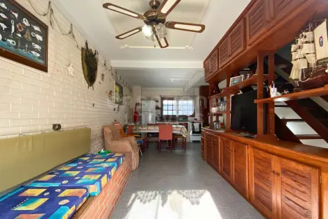 Imagem principal do Triplex semi-mobiliado com excelente posição solar no bairro Areias Brancas