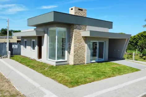 Imagem secundária do Casa com excelente posição solar a poucos metros do mar em Arroio Teixeira