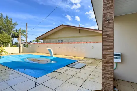 Imagem #2 do imóvel Casa com piscina e amplo terreno a 500 metros do mar na Lagoa da Camboim