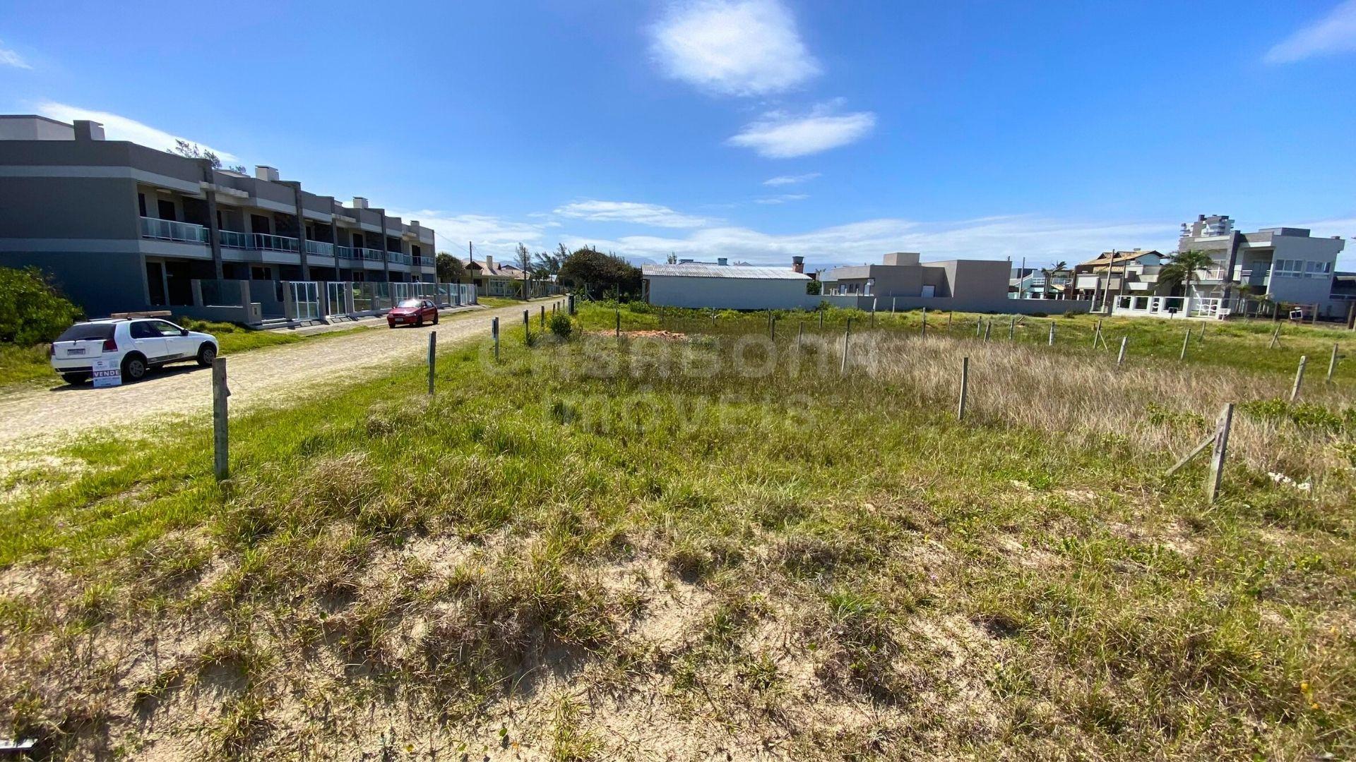 Terreno de Esquina 10 x 30 no Balneário Figueirinha – Beira-Mar, Posição Leste e Oportunidade Única
