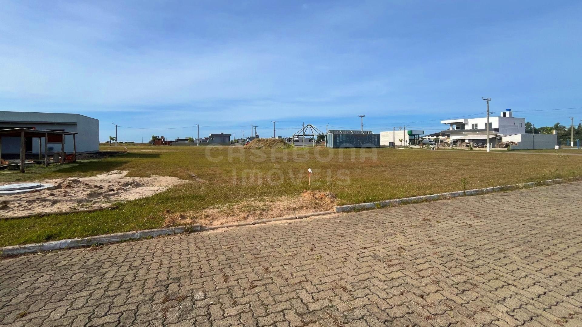 Terreno pronto para construir no Bom Jesus – 400m do mar!