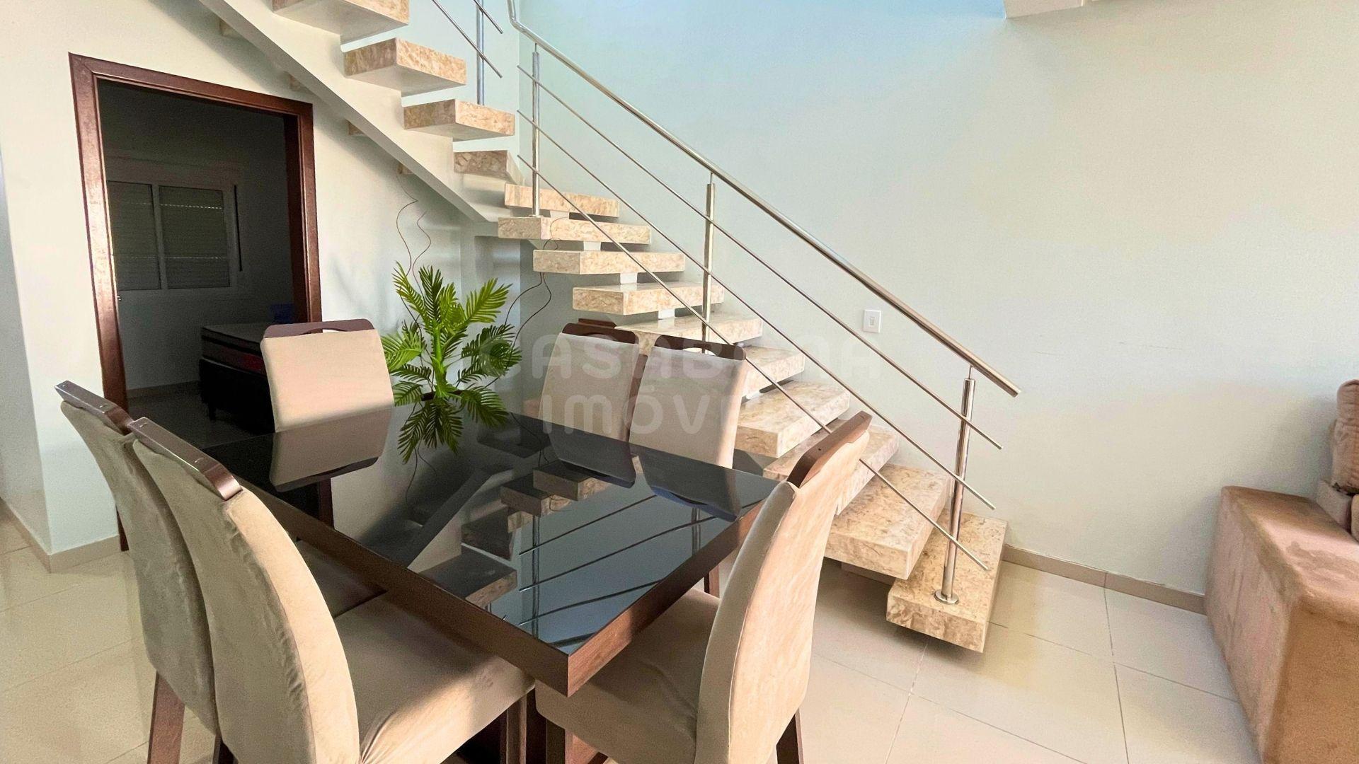 Casa com Piscina e Excelente Localização no Bairro Raiante