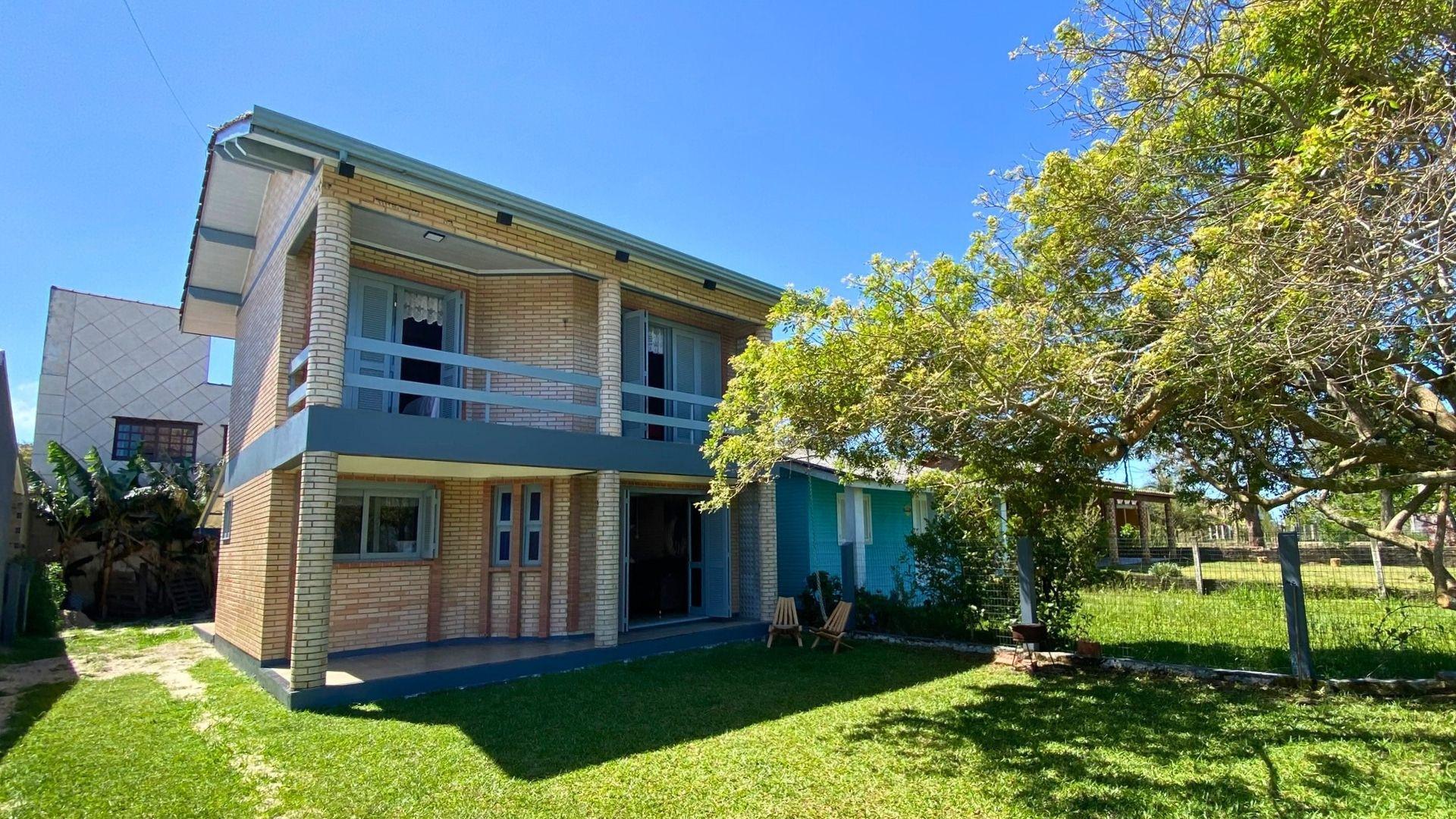 Casa mobiliada à venda no Jardim Olívia – conforto e praticidade a poucos metros do mar