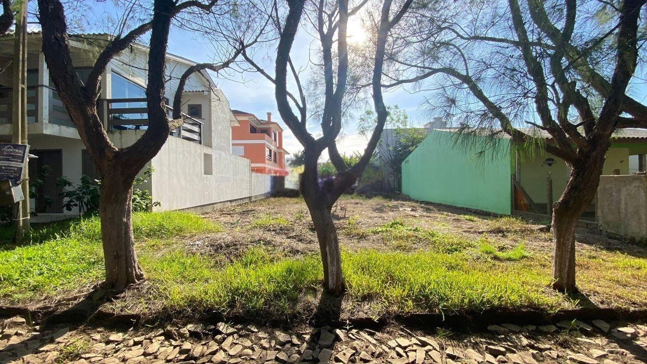 Terreno Amplo em Rua Residencial - Balneário Marambaia
