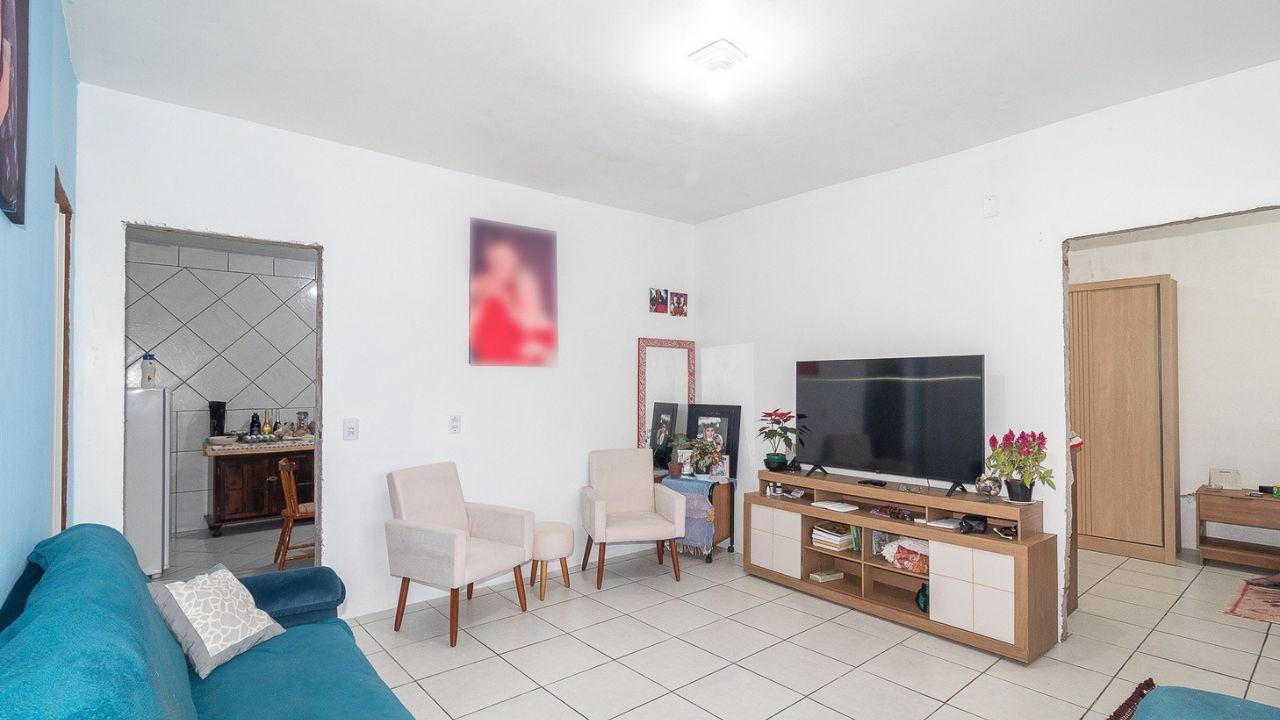 Casa Ampla com 3 Dormitórios e 1 Banheiro – Grande Potencial de Expansão