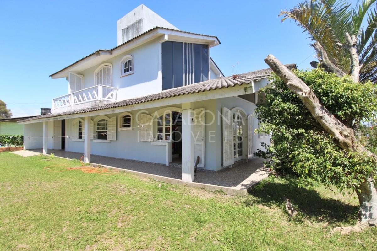 Encantadora Residência em 4 Lotes no Balneário Figueirinha