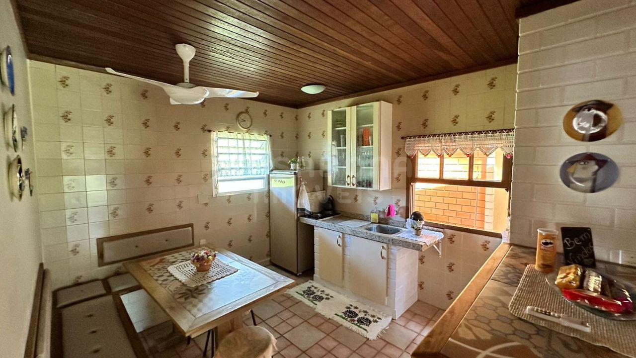 Ótima Oportunidade em Arroio do Sal: Duas Casas em Terreno Amplo