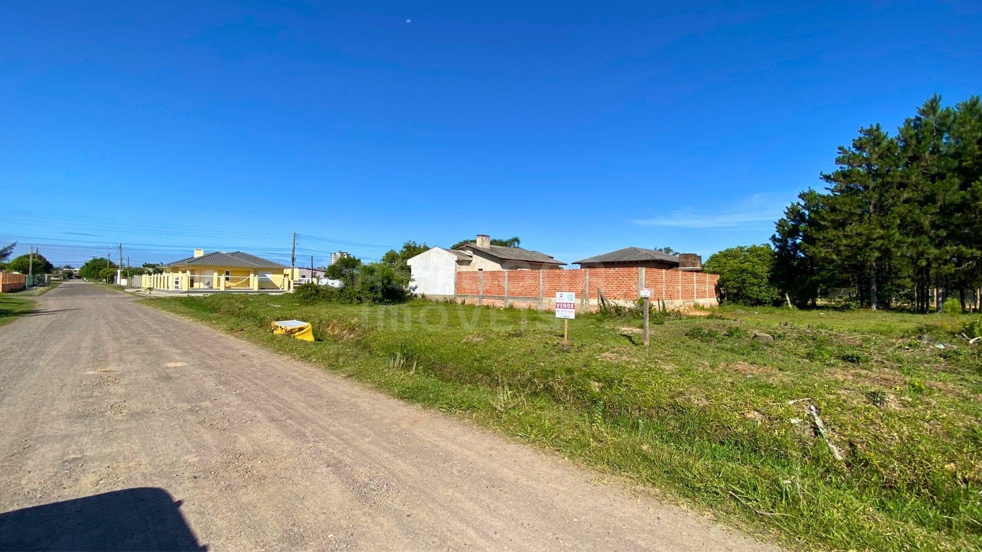 Terreno 10 x 30 no Balneário Figueirinha – Espaço e Potencial para Construir