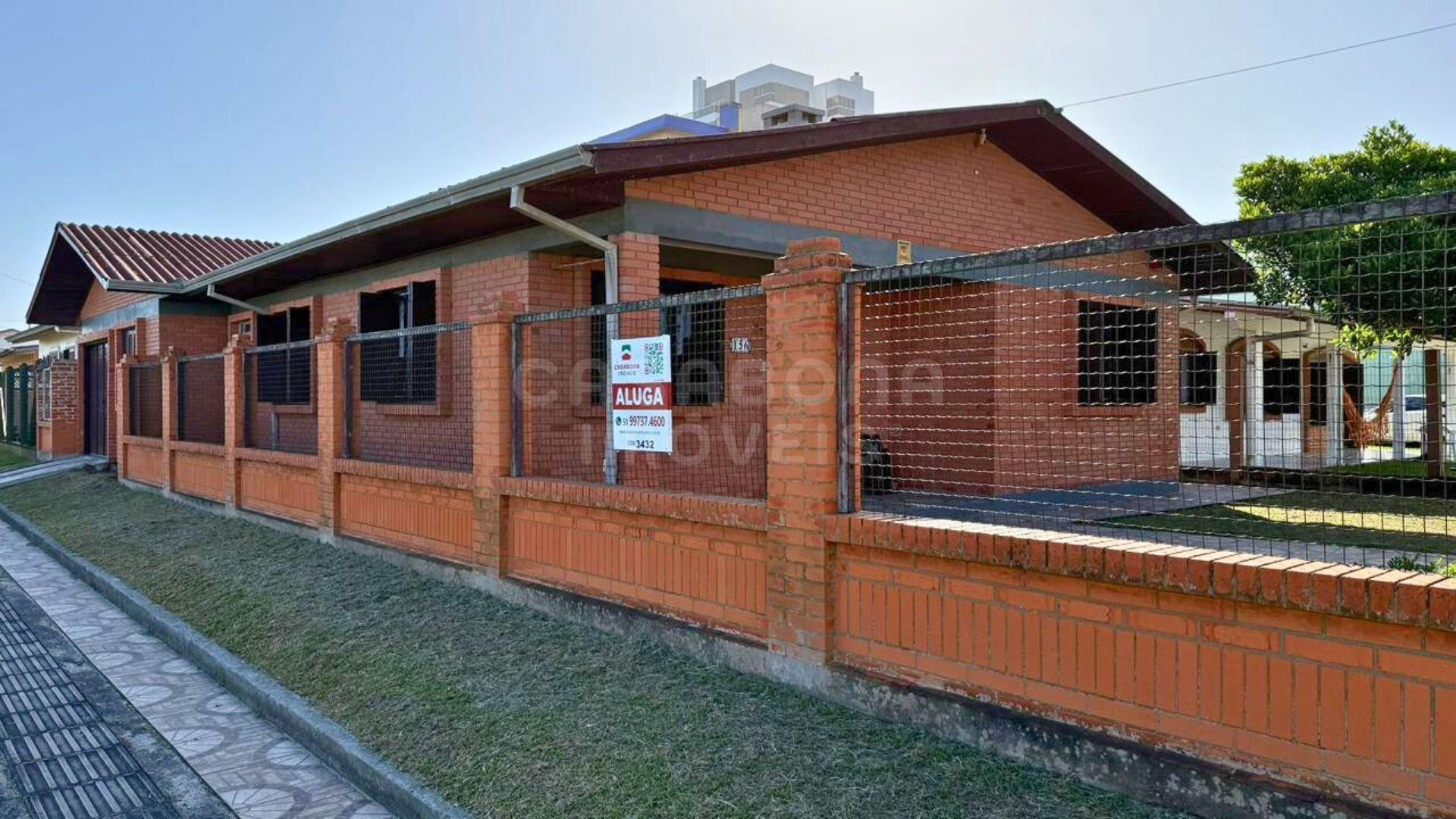 Casa de Esquina em Areias Brancas – Amplitude, Conforto e Localização Privilegiada