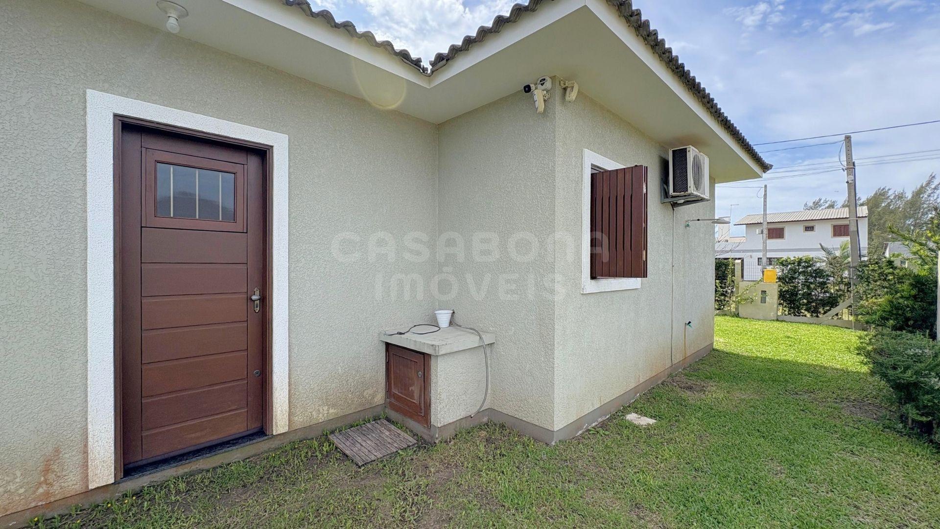 Casa semi mobiliada a 100 metros do mar no Bairro Alfa – Arroio do Sal