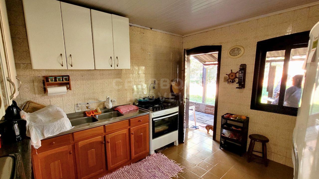 Casa com suíte e lareira a 350 metros da praia – Bairro Bom Jesus