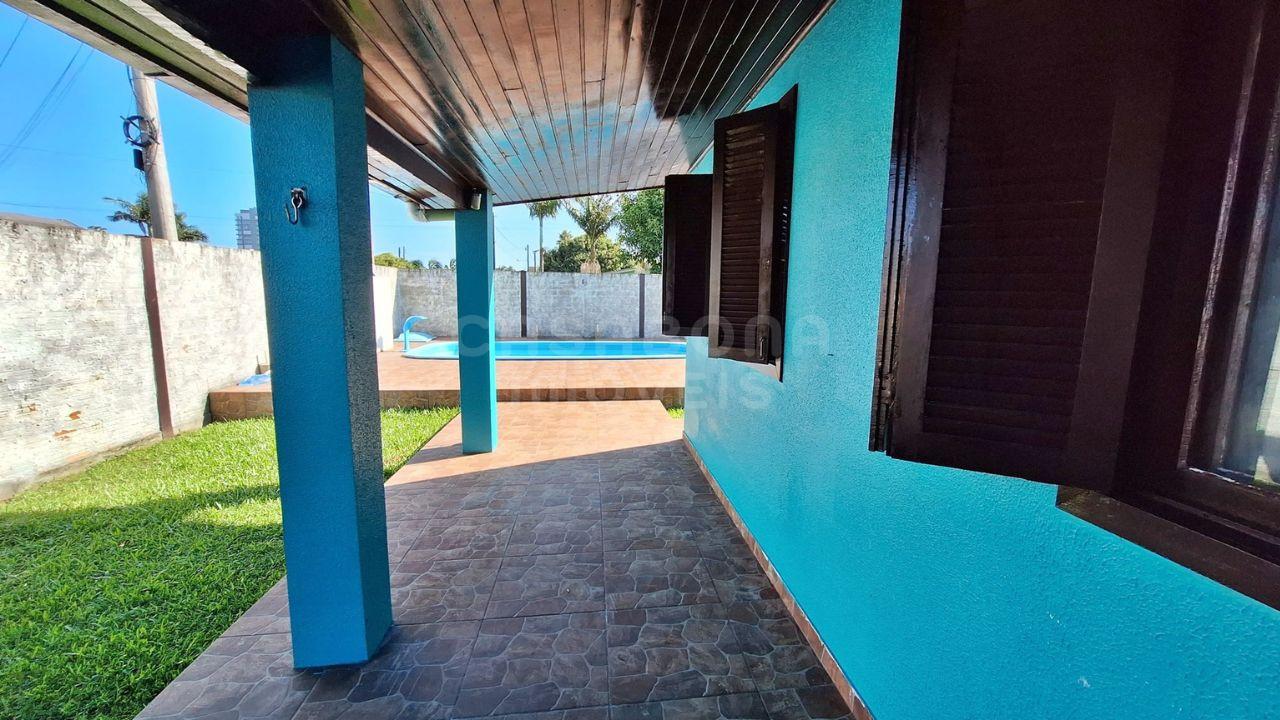 Casa de Esquina Próxima à Praia em Arroio do Sal